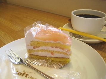 ﾓ_もものショートケーキ